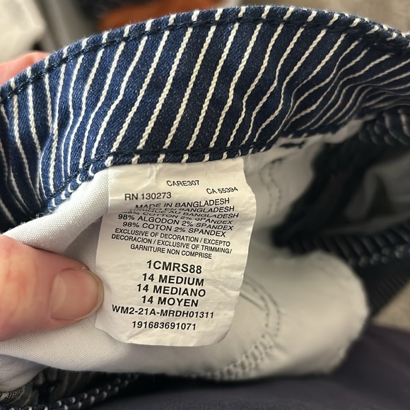 Lee Striped Mid Rise Shorts - Picture 7 of 7